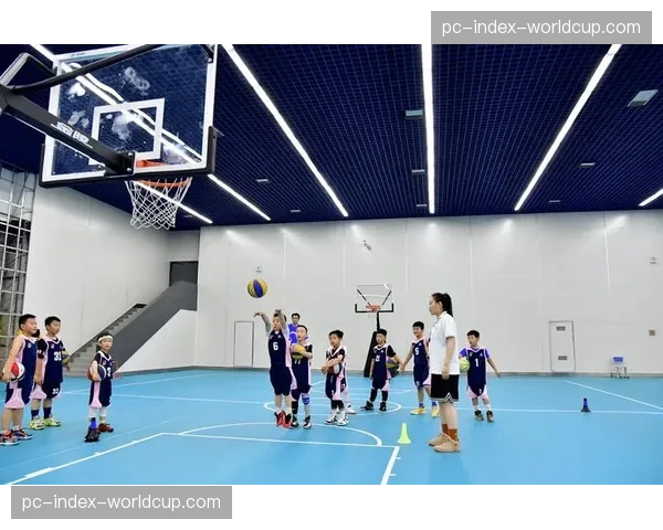 NBA全明星周末活动回顾，青少年篮球训练营培养未来之星