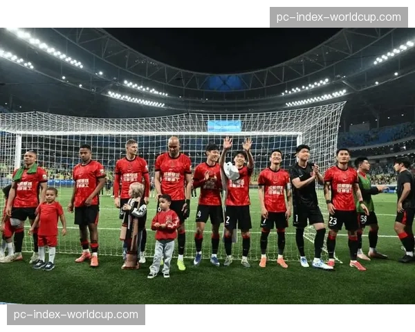 成都蓉城2-1逆转云南玉昆，韦林顿点球致胜助球队继续领跑